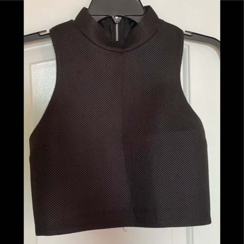 Crop top - Picture 2 of 4